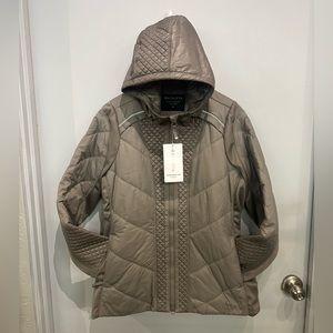 NWT ATHLETA gray Rock Ridge Primaloft Jacket. Size 1X. Never worn. Chest 25”.